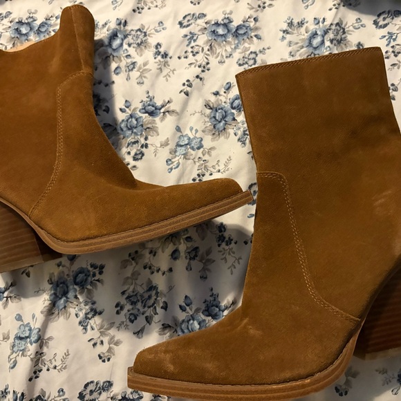 Nine West Suede Western block bootie heel - Picture 2 of 8